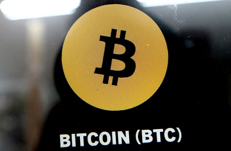 Bitcoin zatrzymuje się na 64 tys. $ wśród mieszanych sygnałów ws. rozmów